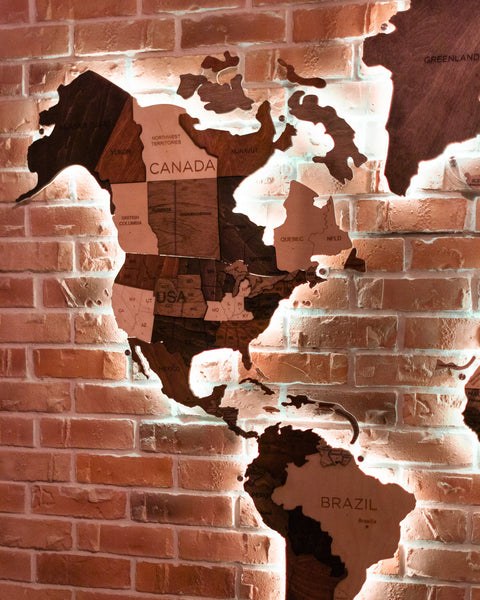 CARTE DU MONDE 3D EN BOIS & ACRYLIQUE/LED - CHÊNE