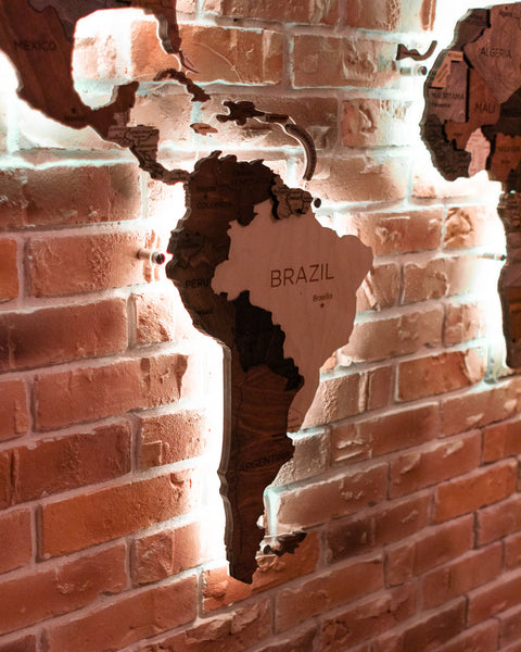 CARTE DU MONDE 3D EN BOIS & ACRYLIQUE/LED - CHÊNE
